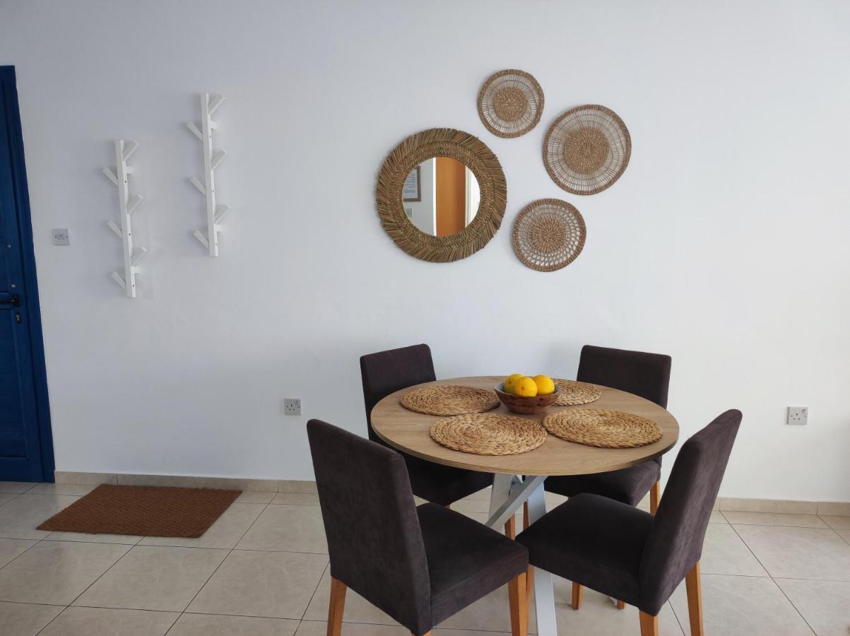 Marina Gardens Apartment Paphos Exterior foto