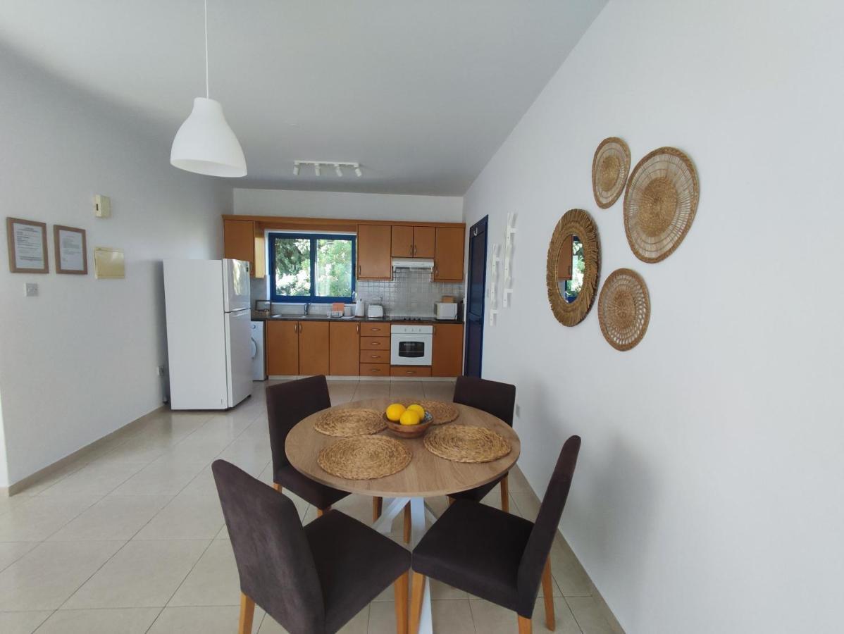 Marina Gardens Apartment Paphos Exterior foto